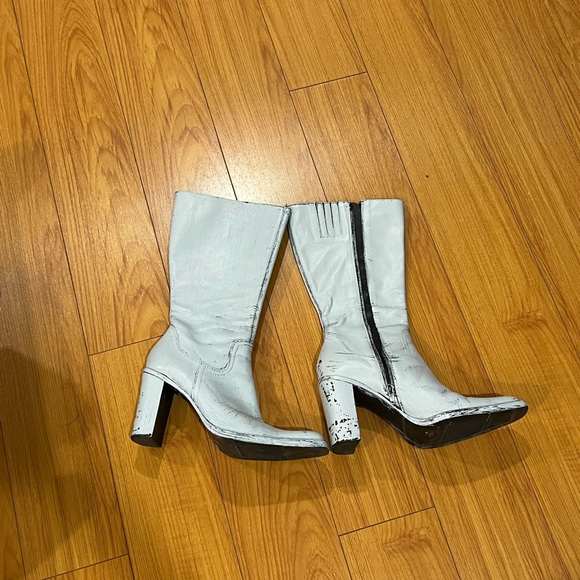 Painted boots - Picture 3 of 4